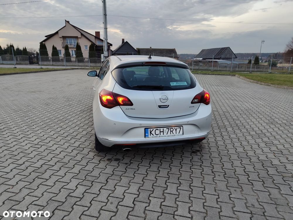 Opel Astra 2.0 CDTI Cosmo - 7