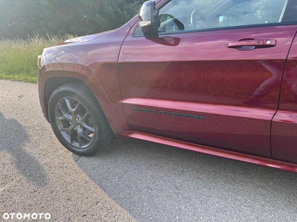 Jeep Grand Cherokee - 23