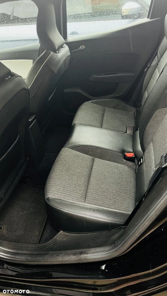 Renault Clio - 23