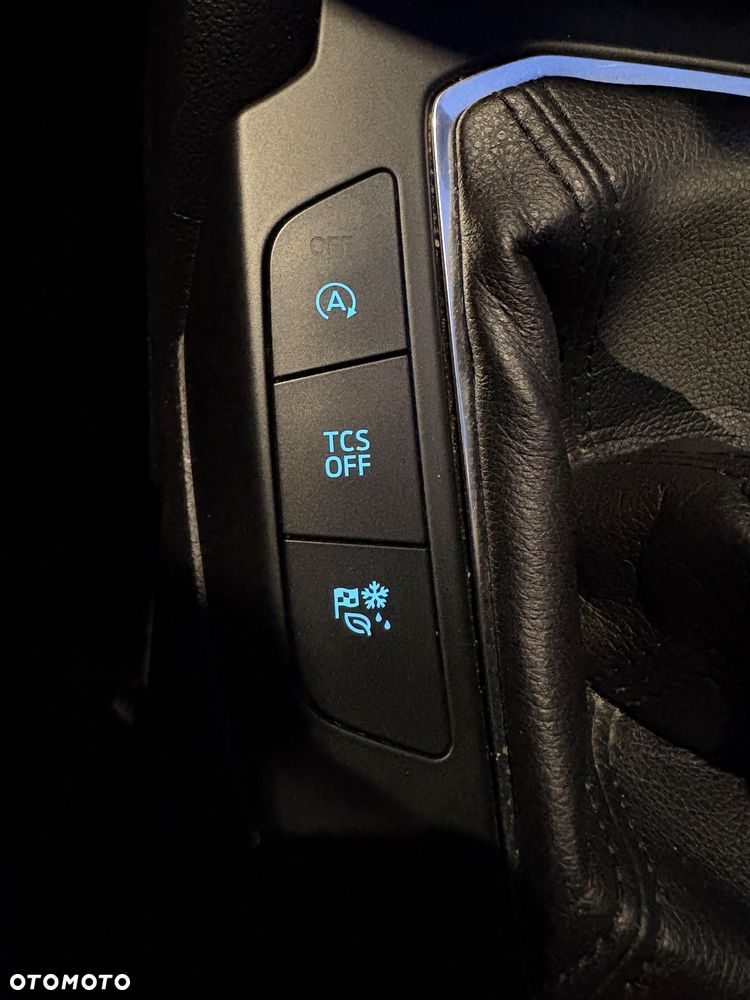 Ford Focus 1.0 EcoBoost Titanium X - 37