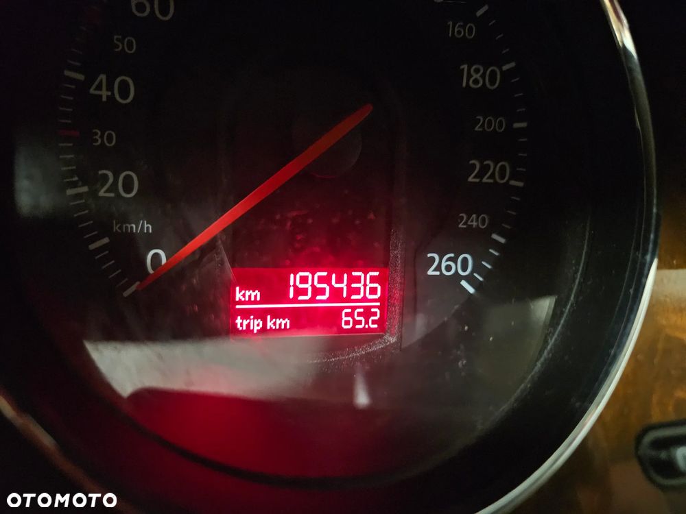 Volkswagen Passat 2.0 TDI DPF Highline - 22