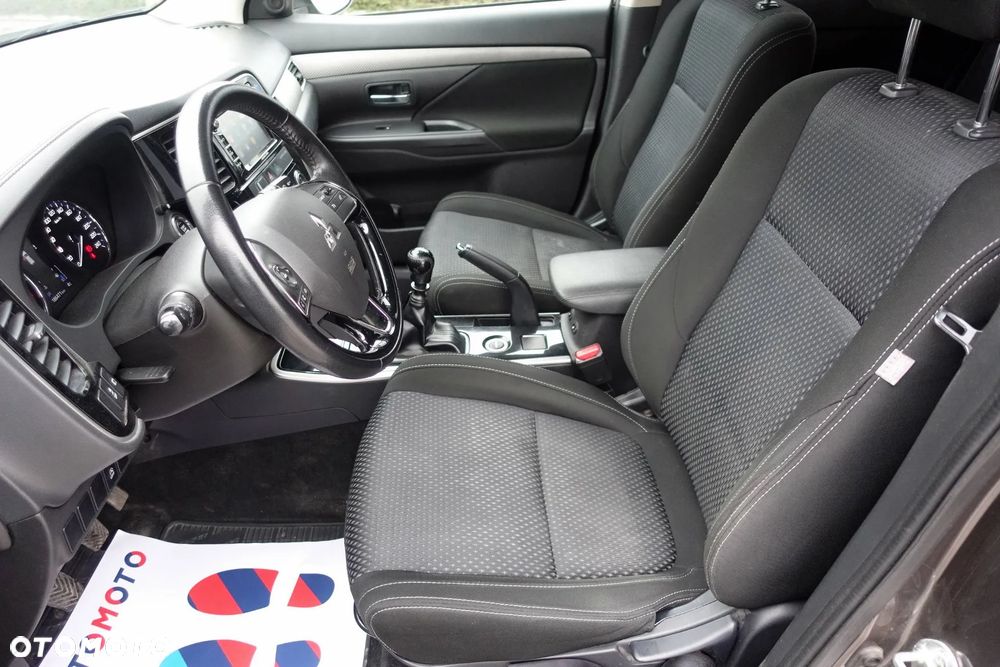 Mitsubishi Outlander 2.2 DI-D 4WD Intense - 12