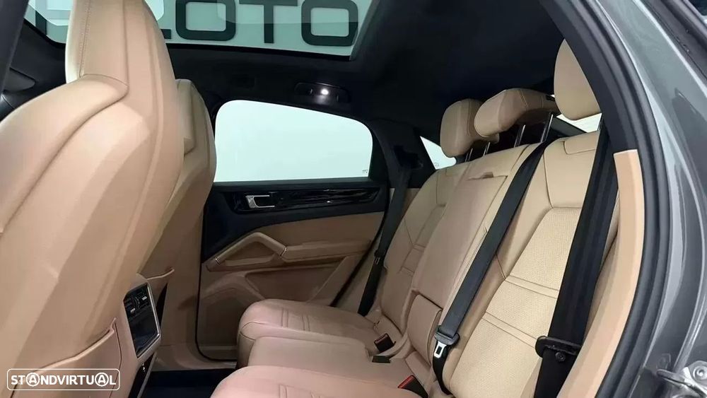 Porsche Cayenne Coupé E-Hybrid - 27