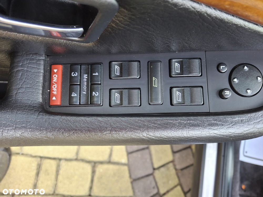 Audi V8 4.2 - 34