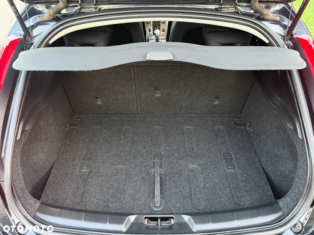Volvo V40 T4 Powershift Momentum - 34