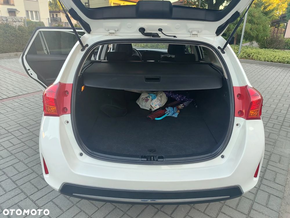 Toyota Auris 1.8 HSD Luna - 25