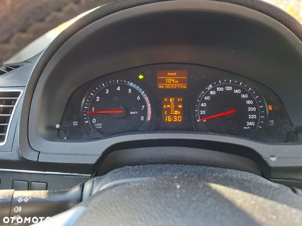 Toyota Avensis 2.0 Style - 24