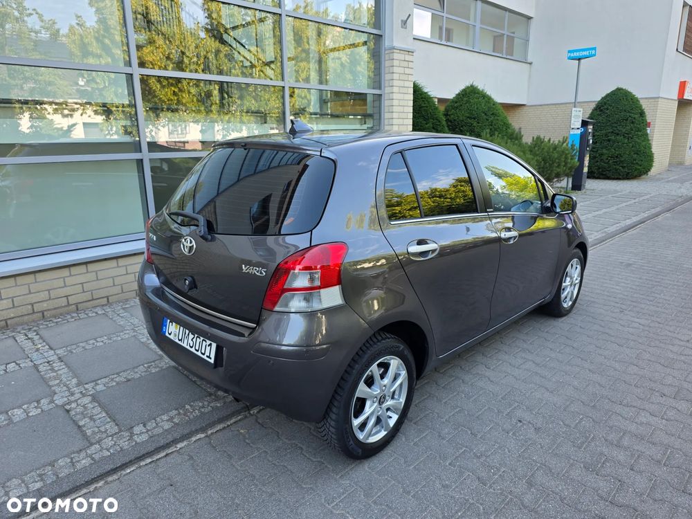 Toyota Yaris - 7