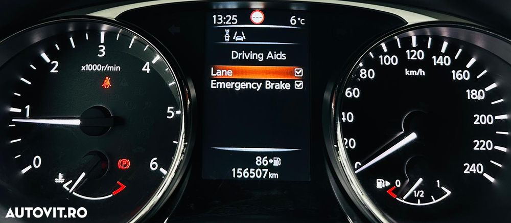 Nissan X-Trail 1.6 dCi N-Connecta - 32