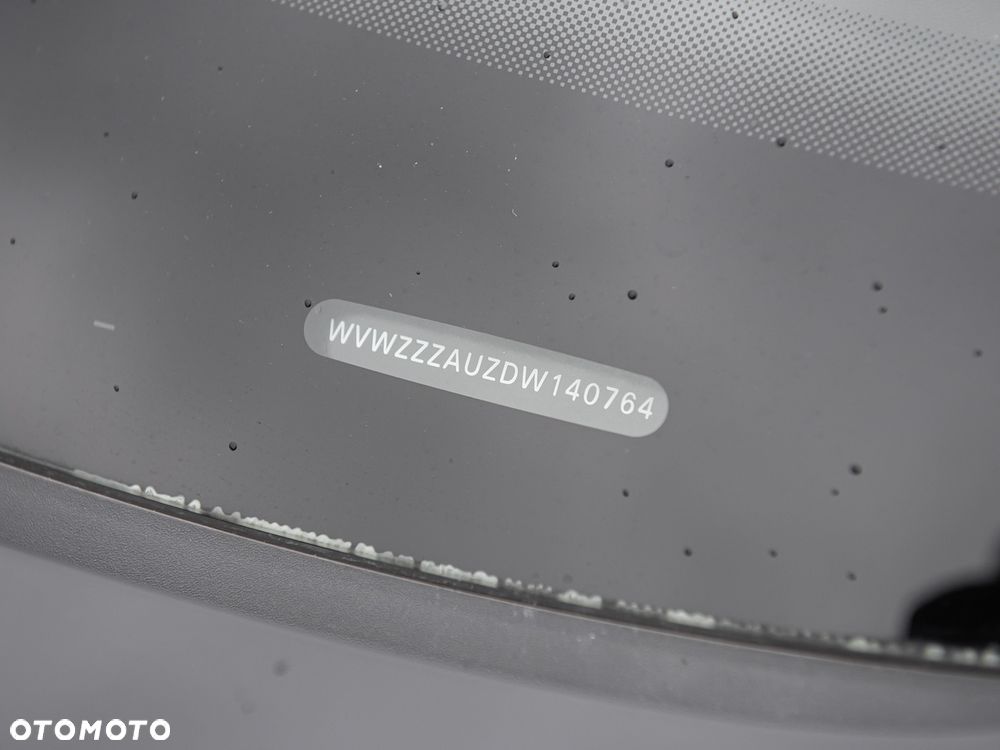 Volkswagen Golf - 33