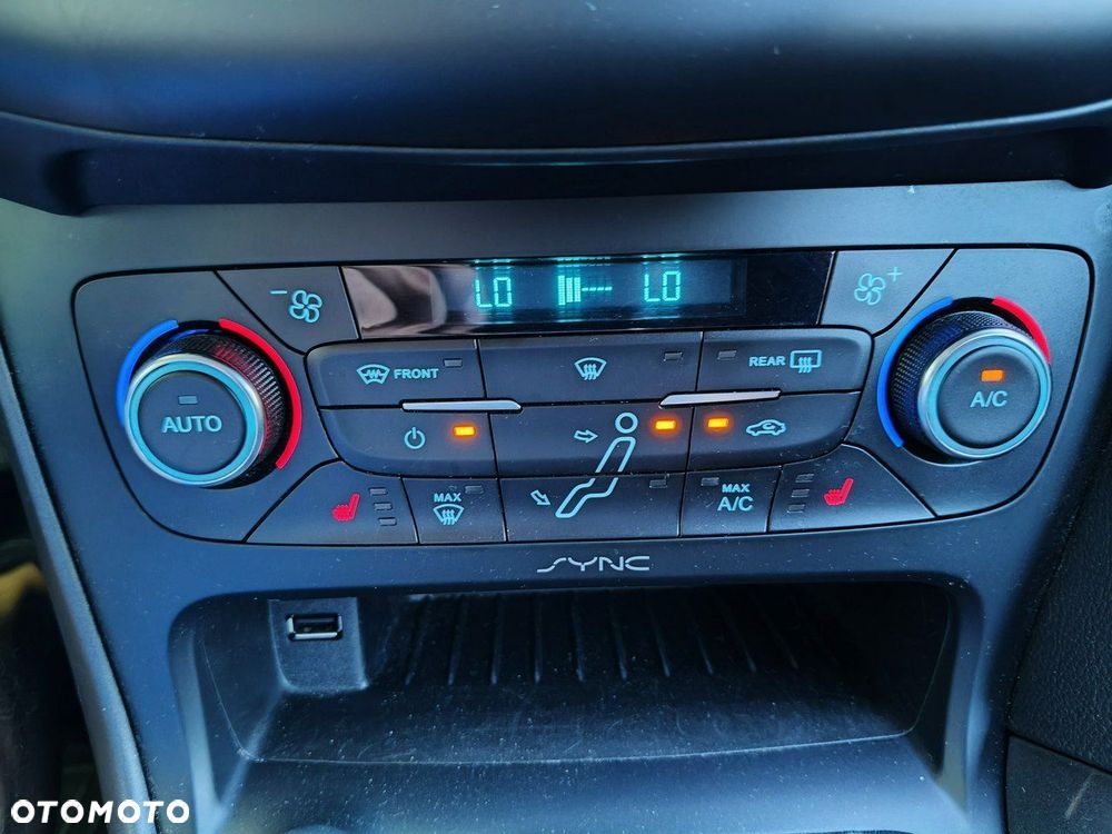 Ford Focus 1.0 EcoBoost 99g Trend - 14