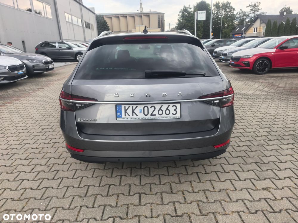 Skoda Superb 2.0 TDI SCR Style DSG - 8