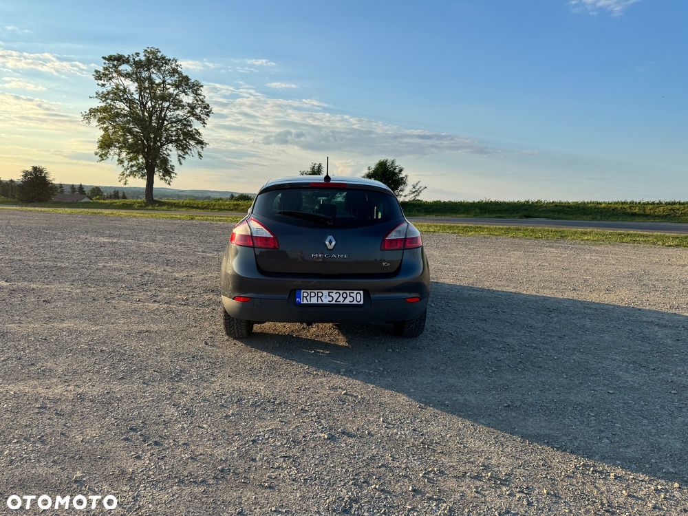 Renault Megane ENERGY TCe 115 Start & Stop Bose Edition - 4