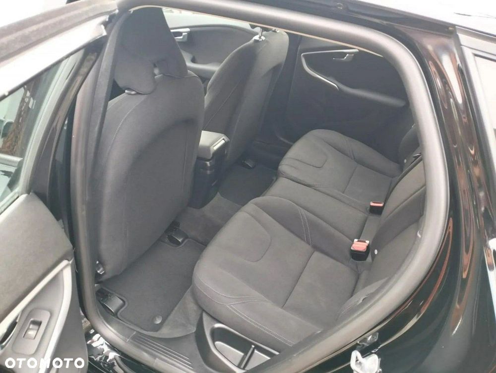 Volvo V40 D2 Momentum - 21