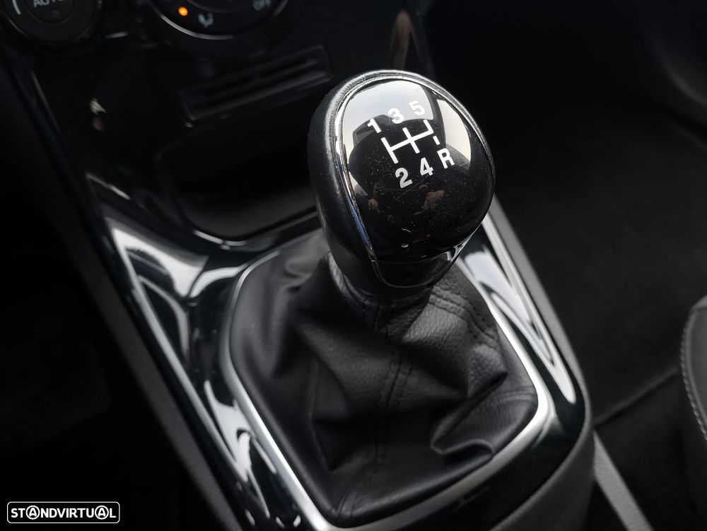 Ford Fiesta 1.5 TDCi Titanium - 19