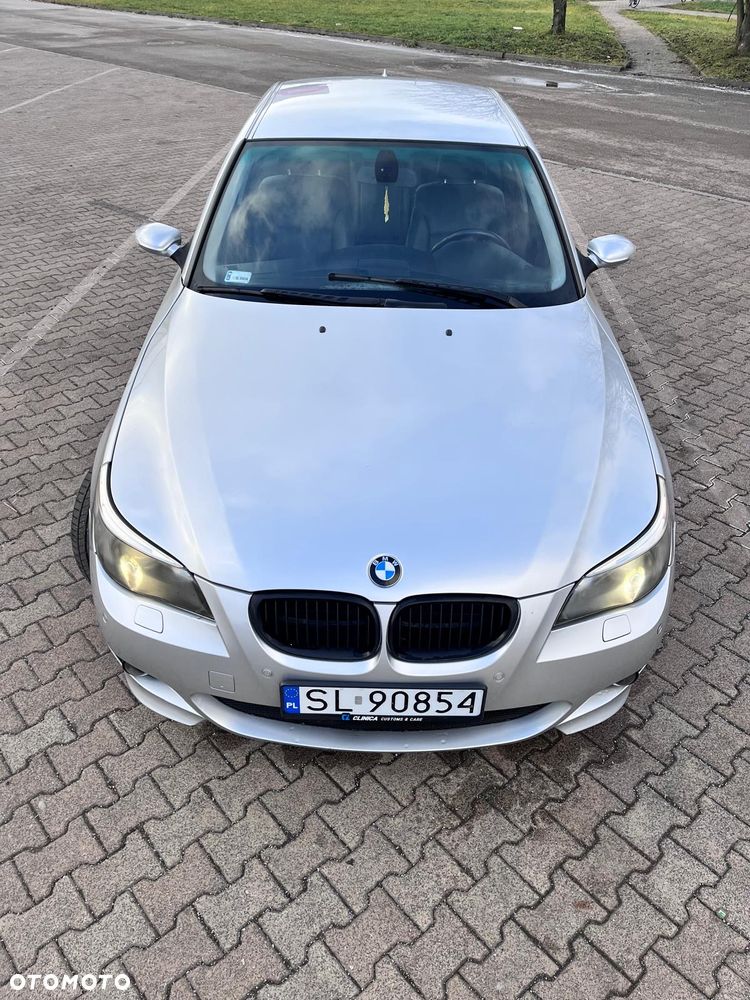 BMW Seria 5 545i - 11