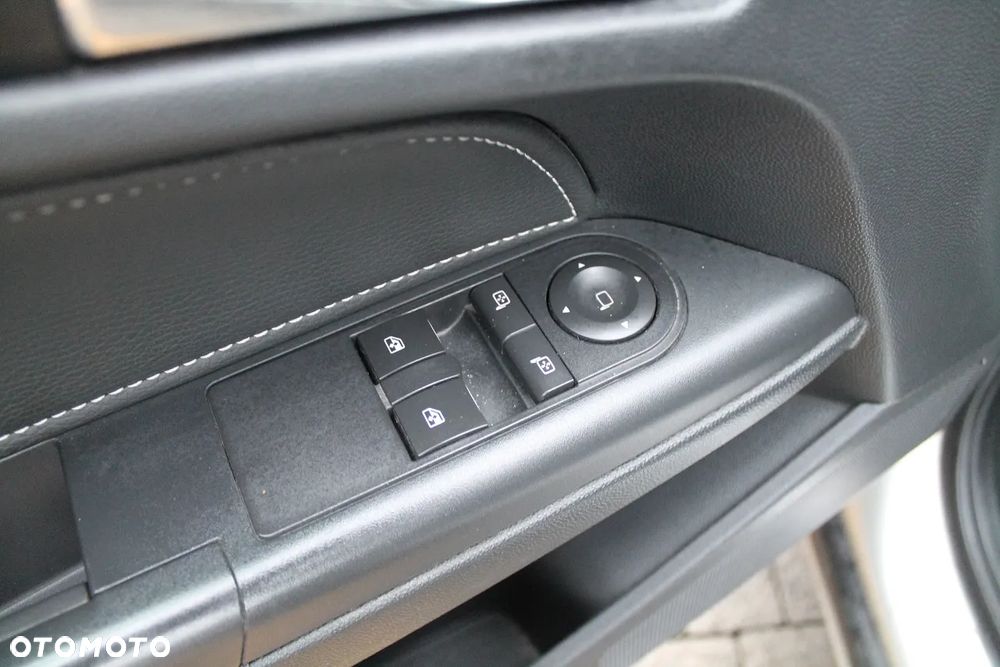 Opel Astra 1.7 CDTI DPF Innovation 110 Jahre - 16