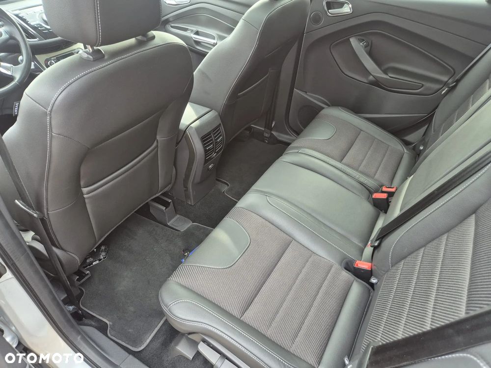 Ford Kuga 2.0 TDCi 4x4 Titanium - 26