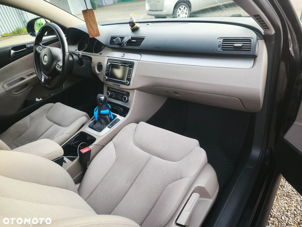 Volkswagen Passat 1.8 TSI Comfortline - 14