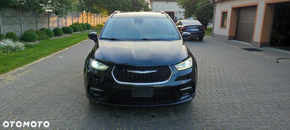 Chrysler Pacifica - 2
