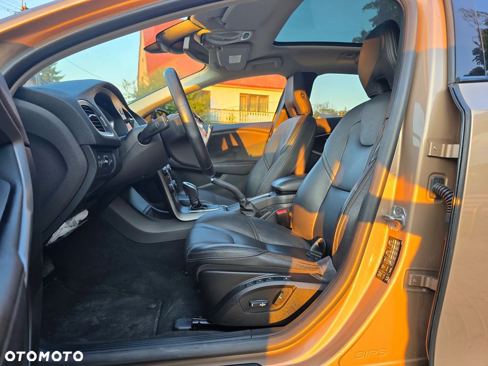 Volvo V40 Cross Country T4 AWD Geartronic Summum - 10