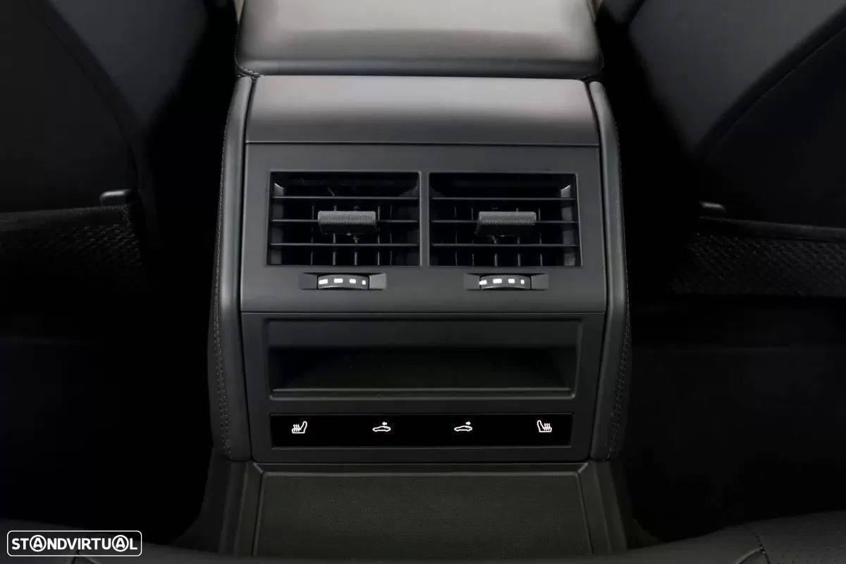 Porsche Panamera 4 E-Hybrid - 24