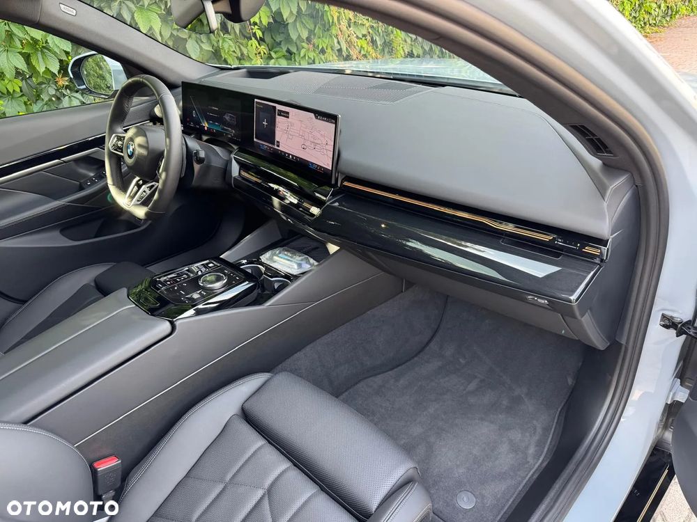 BMW Seria 5 520d Touring - 25