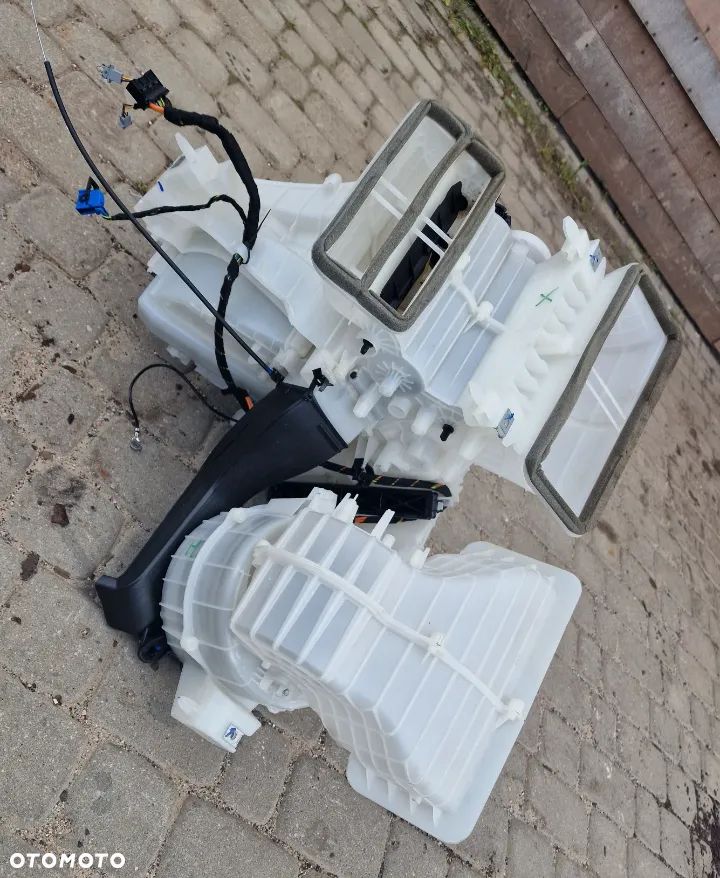 NAGRZEWNICA LJ413299199 OPEL CORSA D - 8