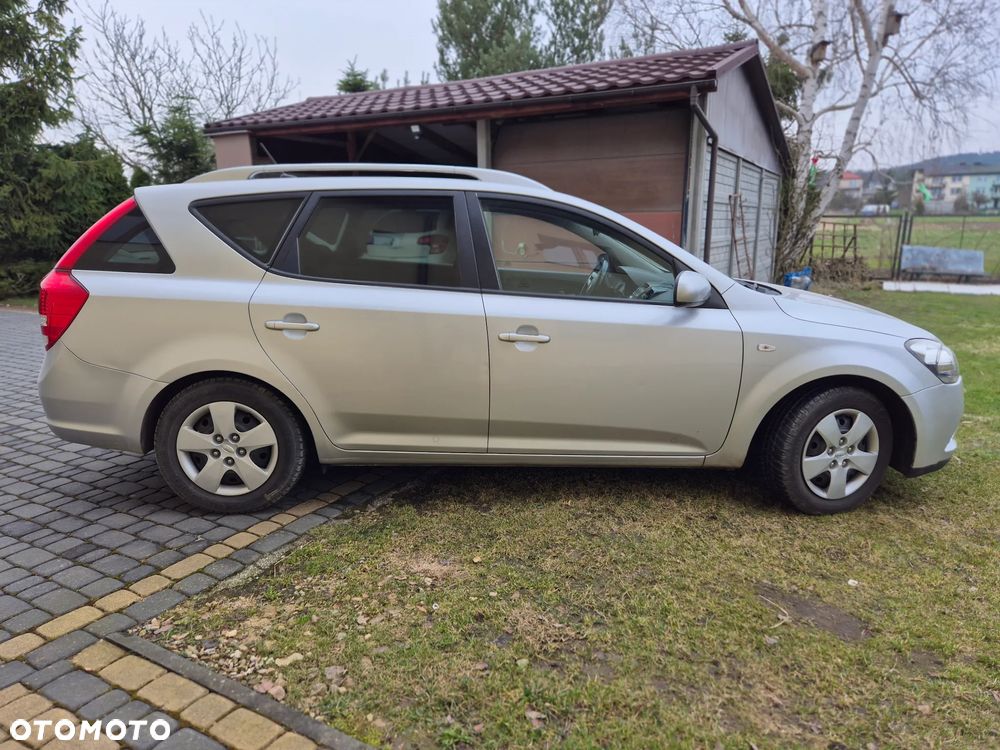 Kia Ceed 1.6 CRDi LX - 4