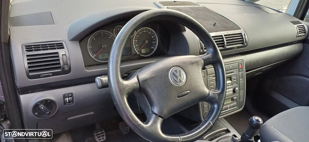 VW Sharan 2.0 TDI Confortline - 12