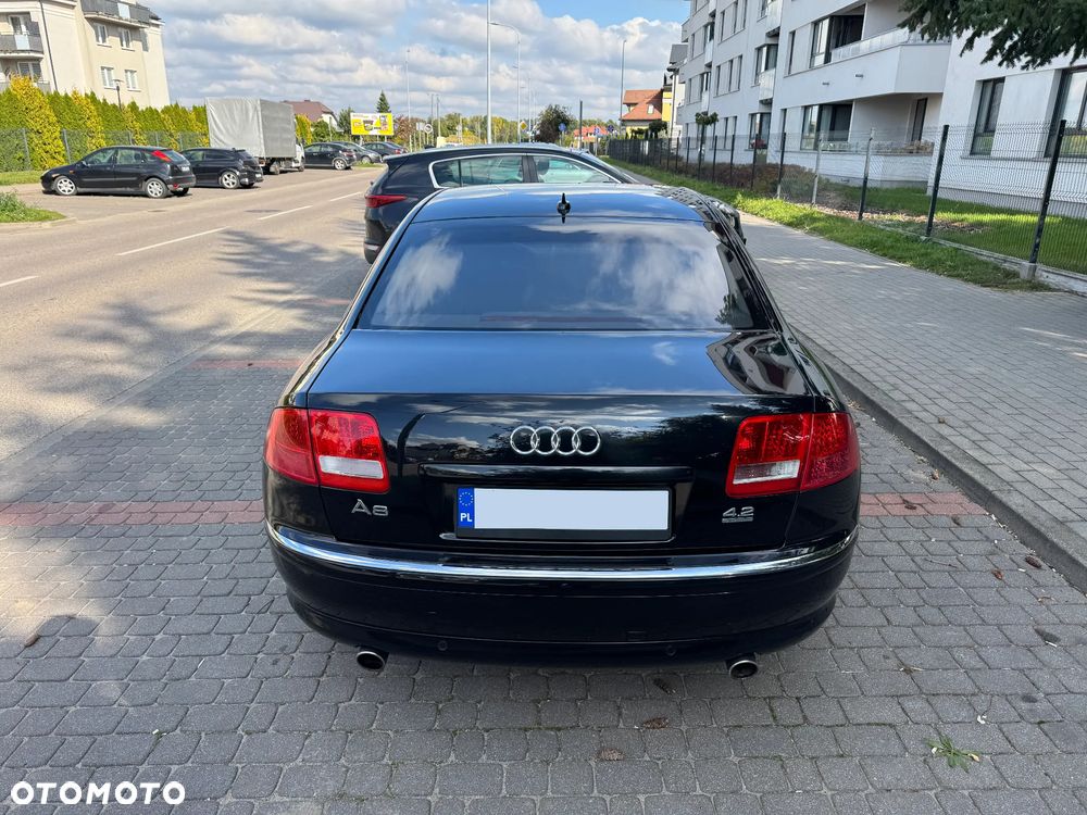 Audi A8 4.2 Quattro - 6