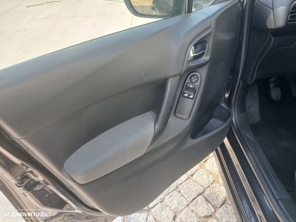 Citroën C3 1.4 HDi Airdream Exclusive 101g - 27