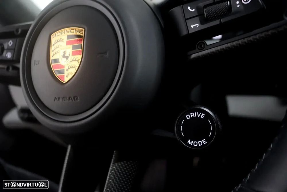 Porsche Taycan GTS - 34