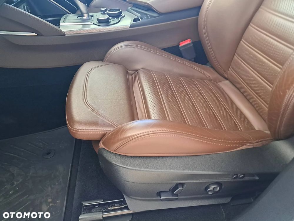 Alfa Romeo Stelvio 2.0 Turbo Executive Q4 - 11
