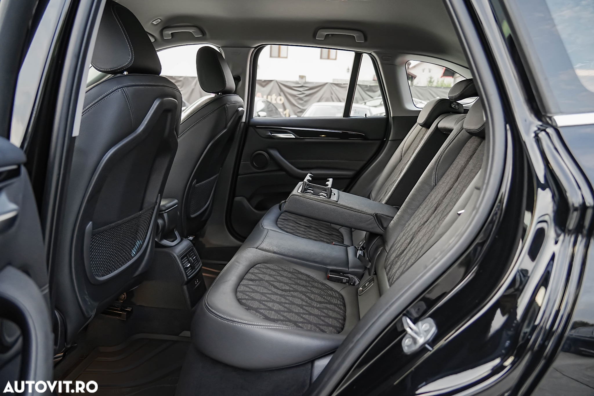 BMW X1 xDrive25e xLine - 17