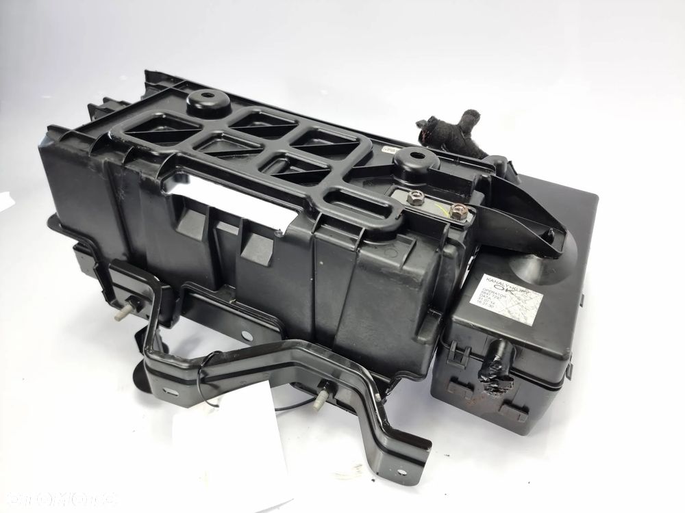 05112061AK Maserati Ghibli 2999 TDI 2014 sedan biały Półka akumulatora - 5