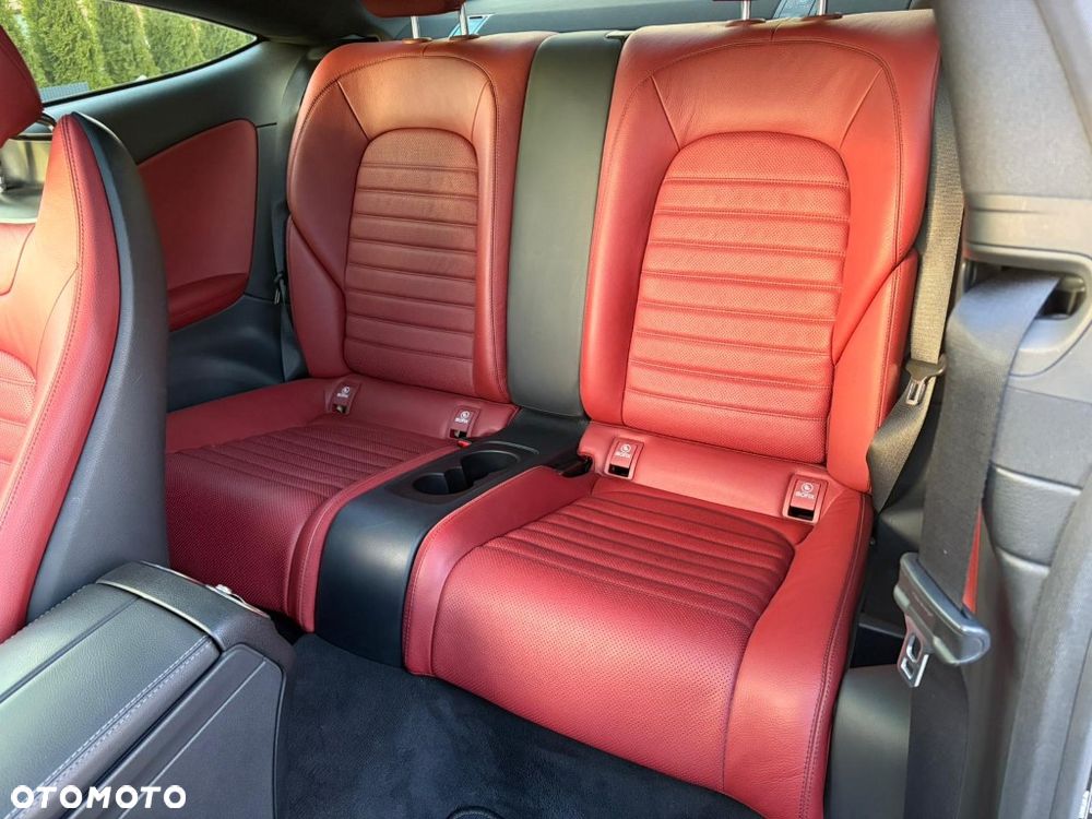 Mercedes-Benz Klasa C 300 4Matic 9G-TRONIC AMG Line Plus - 14