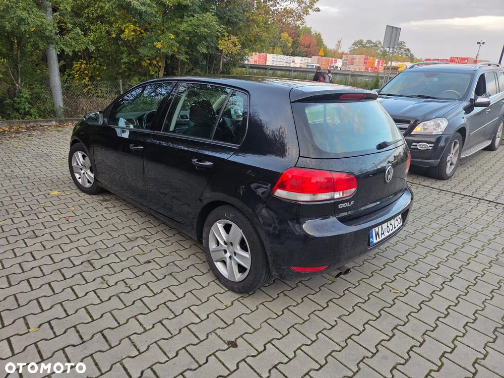 Volkswagen Golf VI 2.0 TDI Comfortline - 12