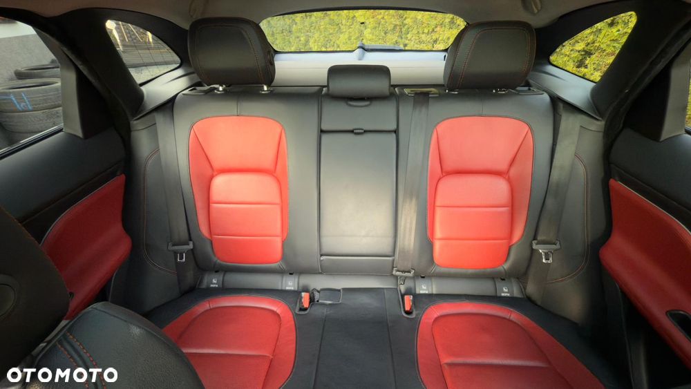 Jaguar F-Pace 2.0 i4P AWD R-Sport - 10