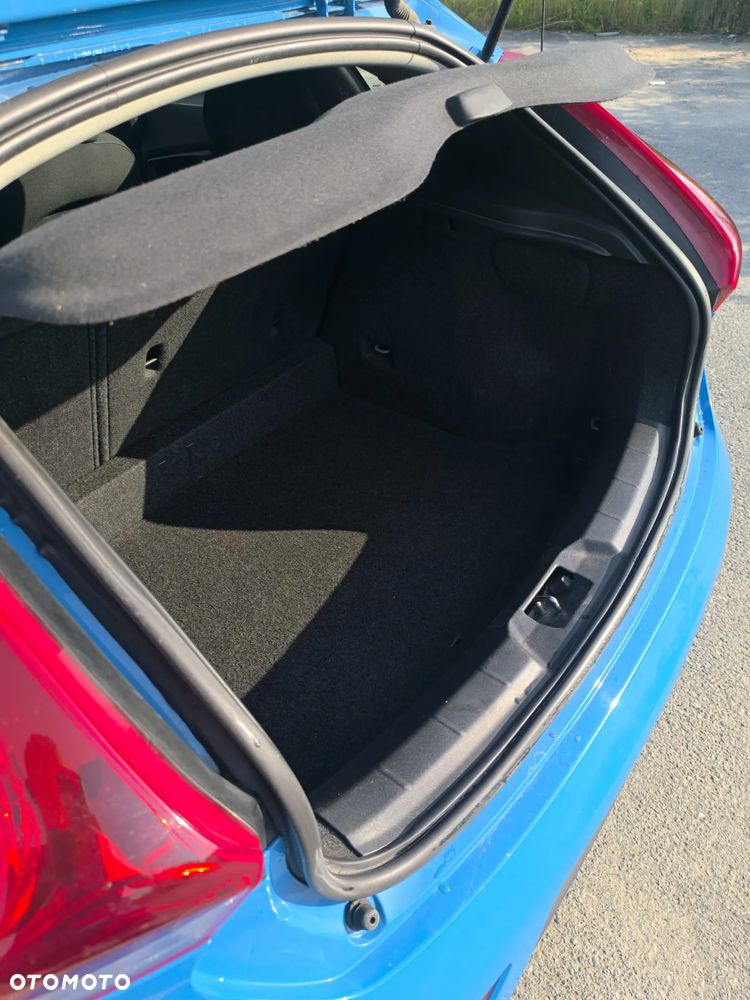 Volvo V40 D2 Kinetic - 31