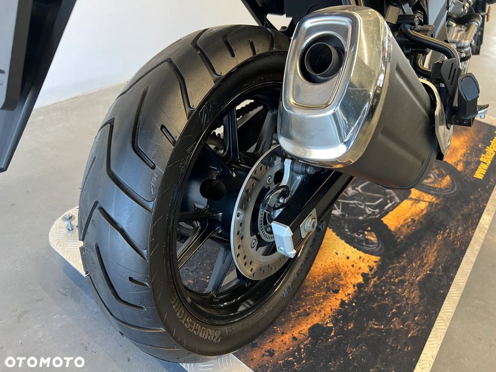 Suzuki V-STROM - 20