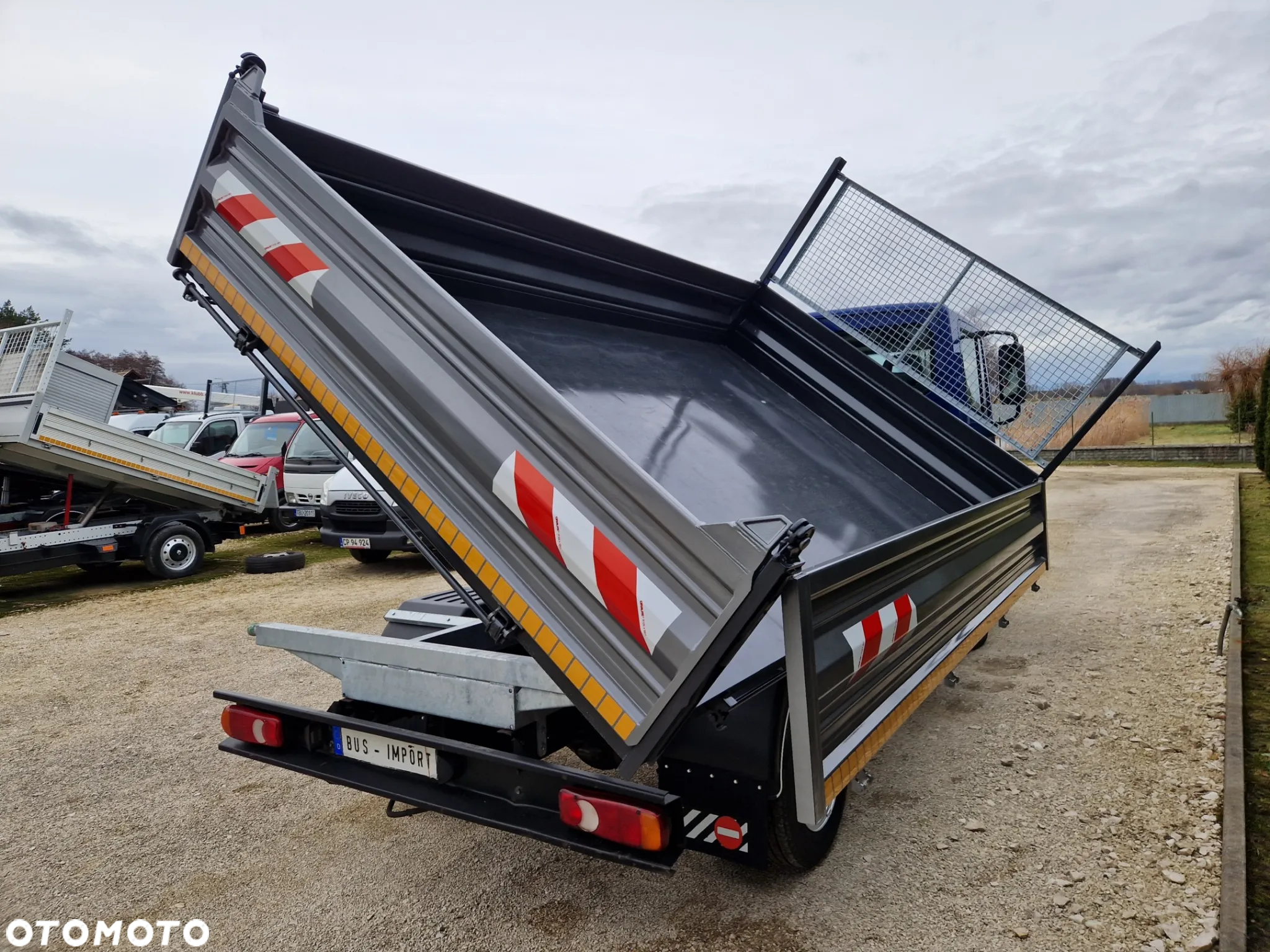 Nissan Atleon 3.0 - 5