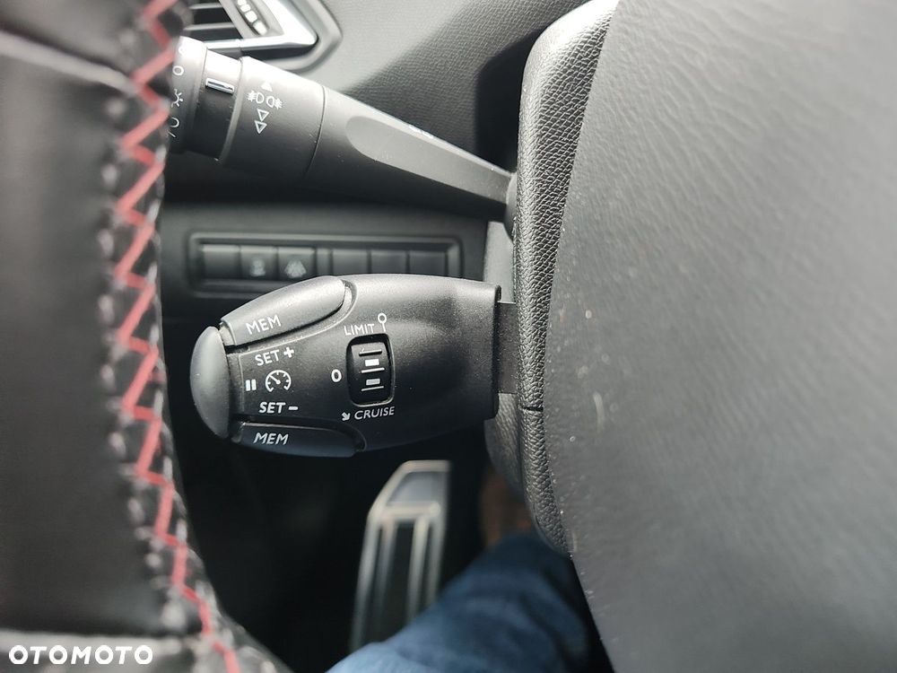 Peugeot 308 - 13