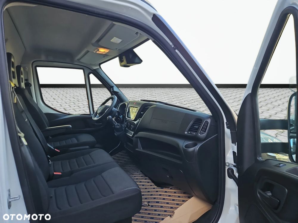 Iveco 50C18HZ Plandeka 12EP 6,1x2,2x2,2m - 9