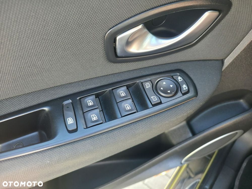 Renault Scenic - 24