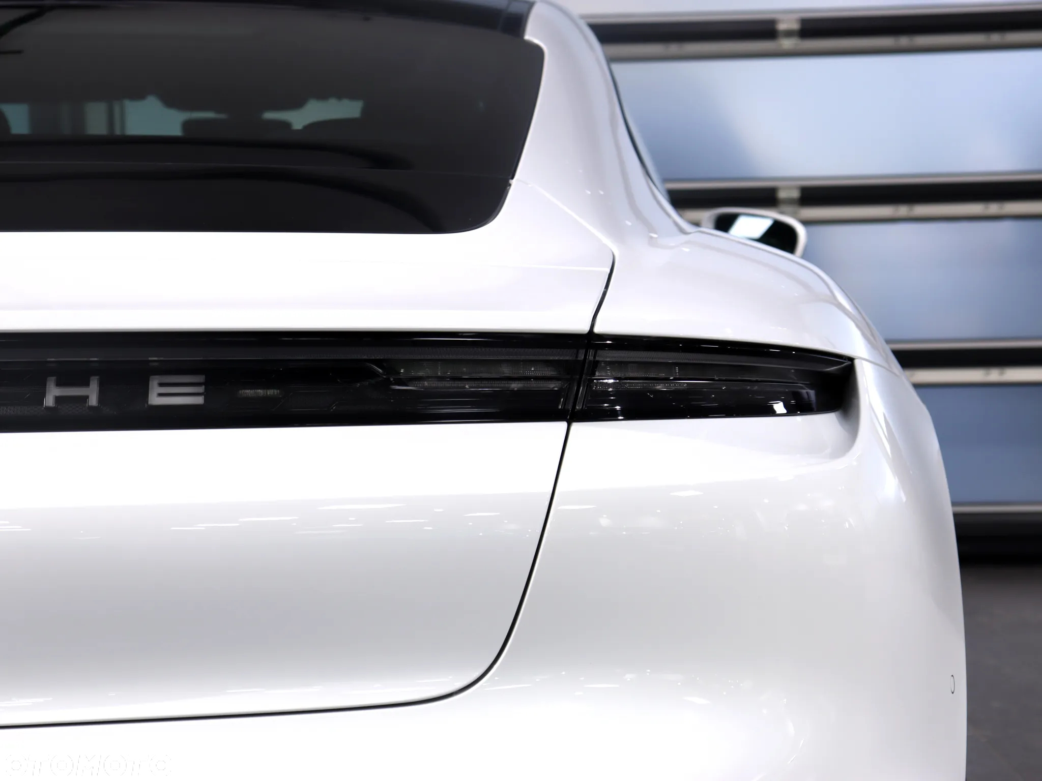 Porsche Taycan Performance Plus - 10
