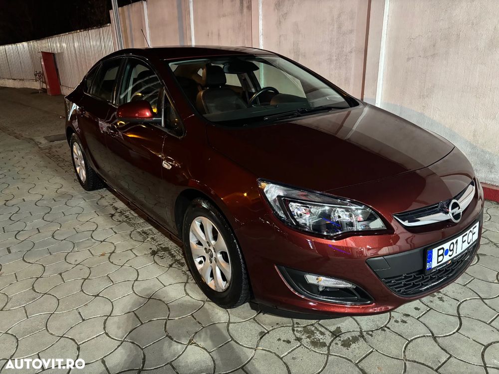 Opel Astra 1.4 Turbo ECOTEC Cosmo - 1