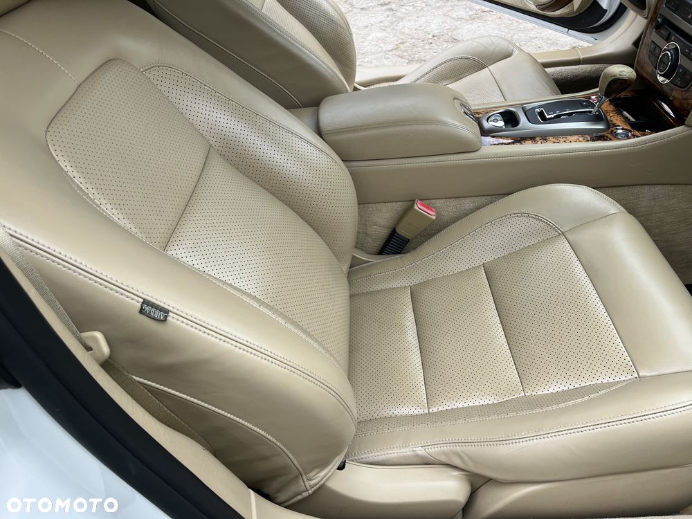 Jaguar XK 4.2 - 24