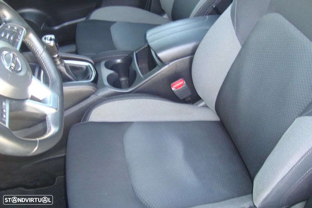 Nissan Qashqai 1.5 dCi N-Connecta J18+Led - 30