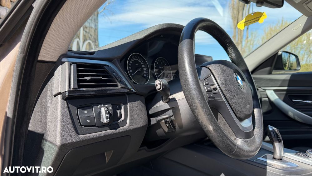 BMW Seria 3 320d Aut. Sport Line - 4